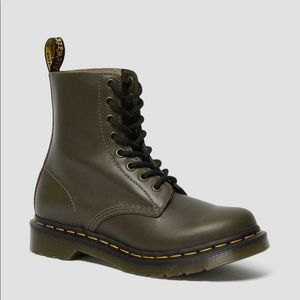 Dr. Martens 1460 Pascal Boot